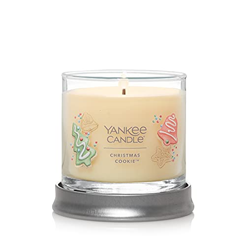 Yankee Candle Christmas Cookie Scented, Signature 4.3oz Small Tumbler Single Wick Candle, Over 20 Hours of Burn Time