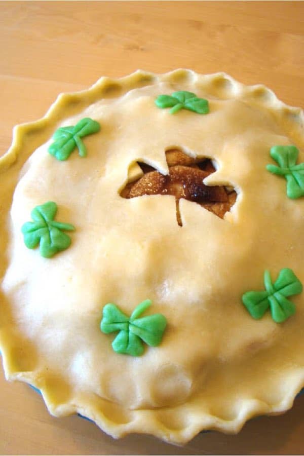 pie dessert ideas with four leaf clover