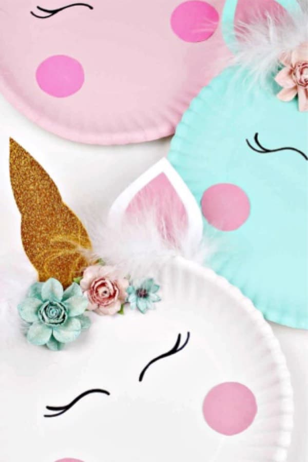Homemade and simple DIY unicorn paper plate craft 