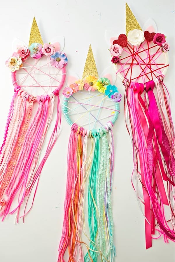 Cute and easy DIY unicorn dream catcher decoration for kids