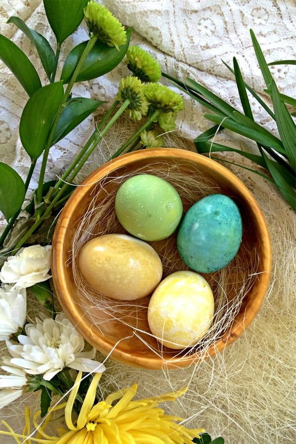 how to dye eggs without chemicals