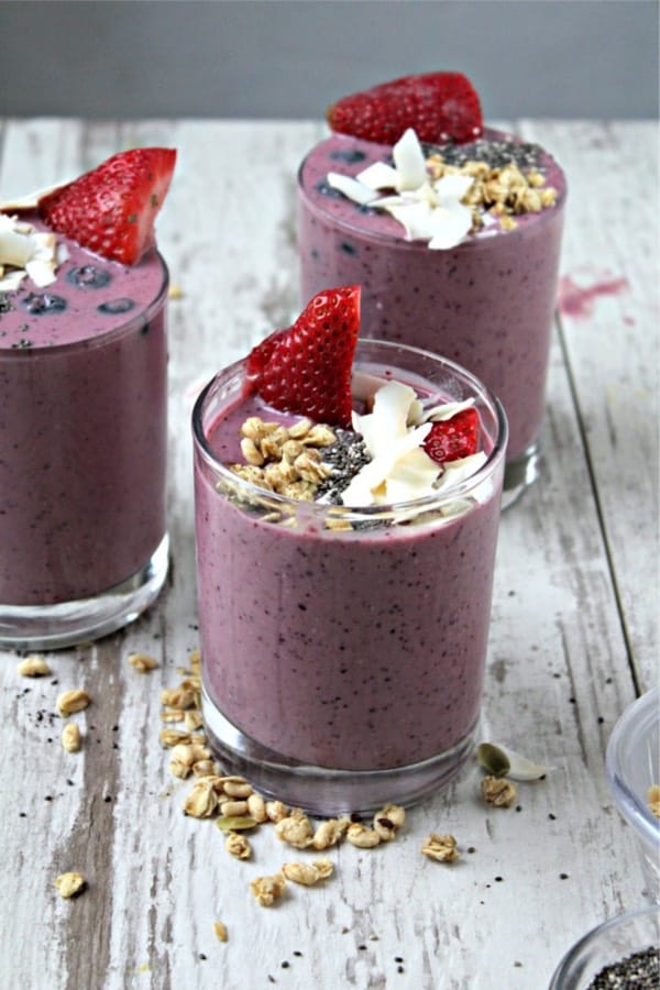 smoothie recipe with berries and acai