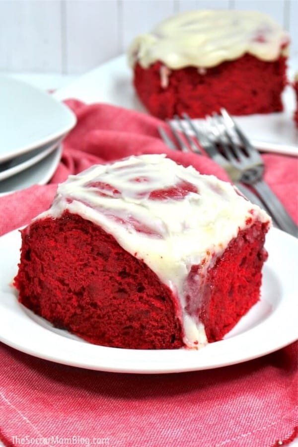 cinnamon roll recipe with red velvet