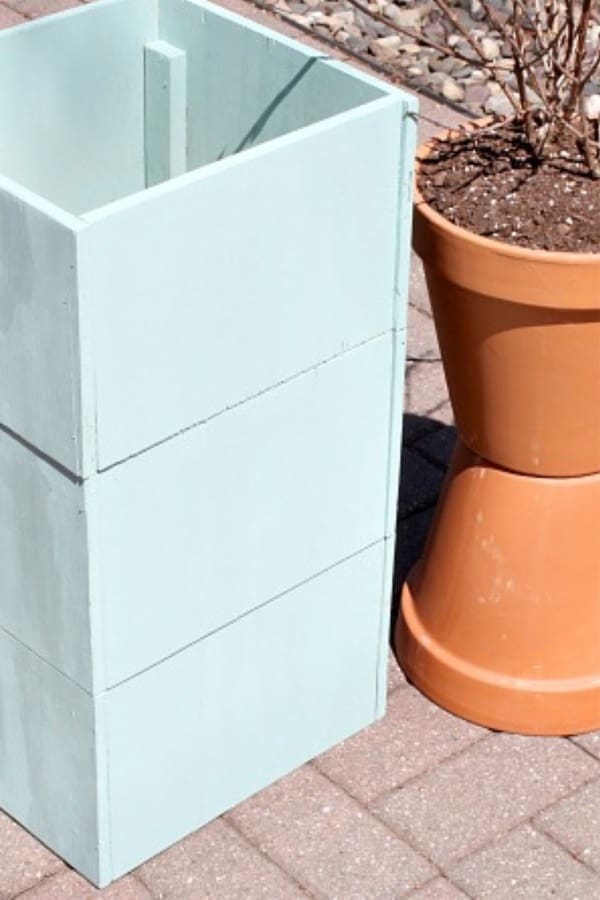 easy planter box to make at home