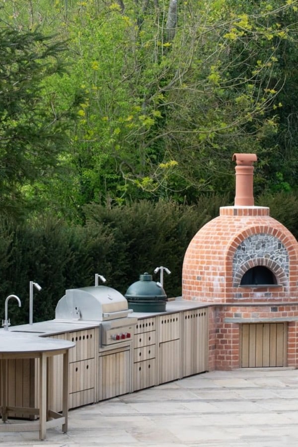 best outdoor kitchen with pizza oven