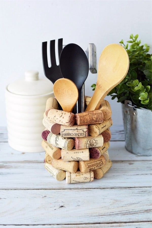 easy crafts using wine corks