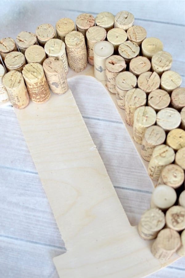 how to make crafts from wine corks