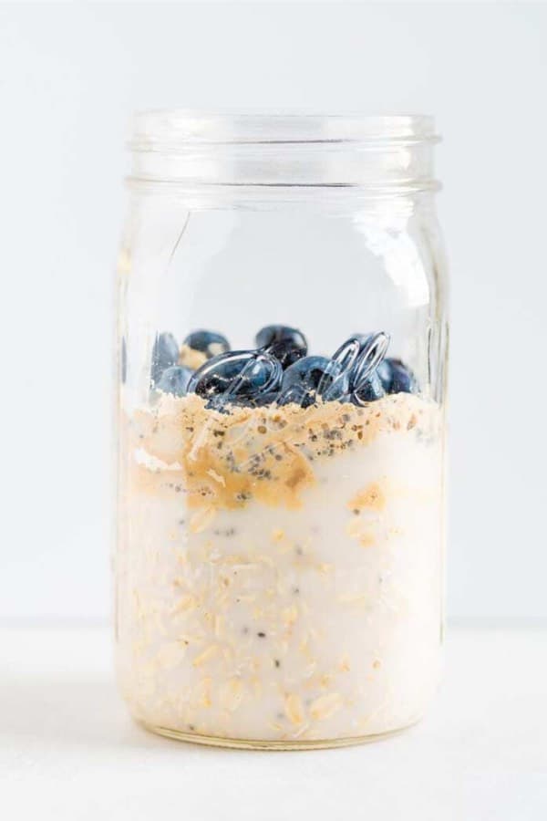 quick breakfast oats with blueberries
