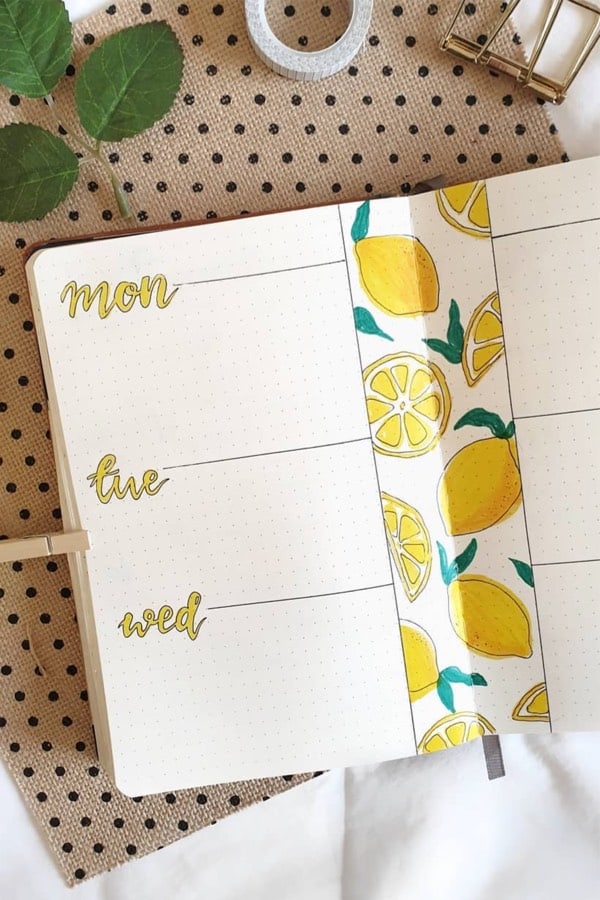 cute layout for yellow weekly spread