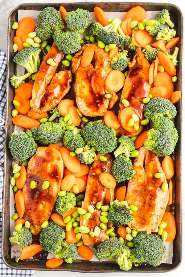 healthy sheet pan recipe with chicken