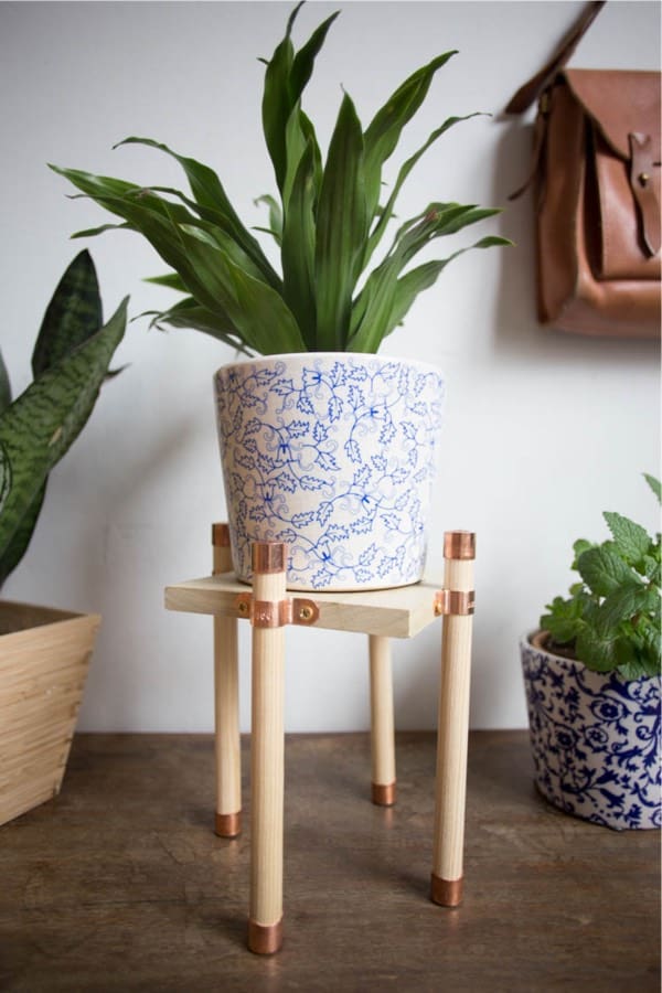 easy plant holder with copper and wood
