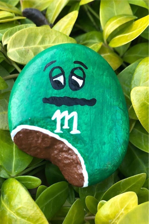 creative painted pebbles for your garden