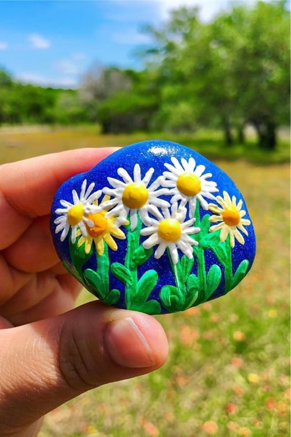 cute rock painting ideas with flowers