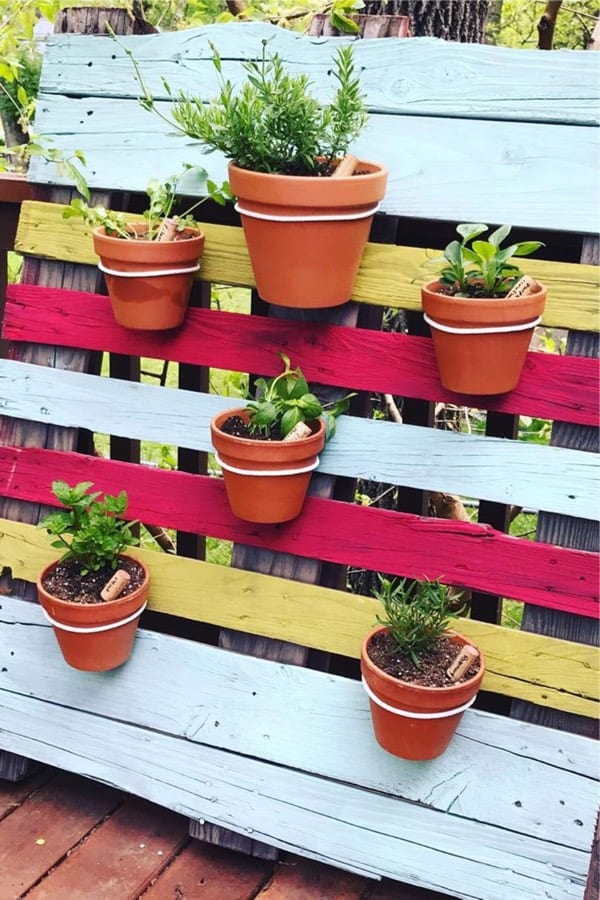 hanging flower pots from pallet wood