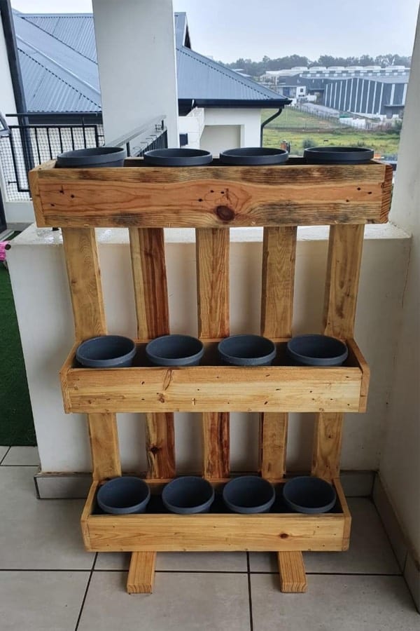 vertical pallet planter