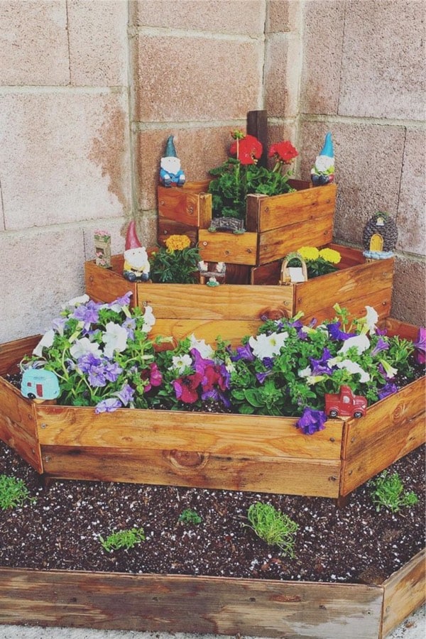 diy corner garden example