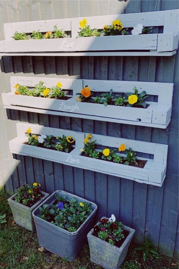 diy garden shelves with recycled pallet wood