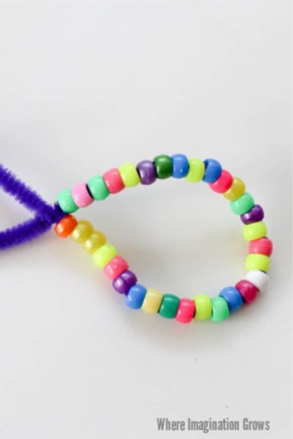 bead craft for young children