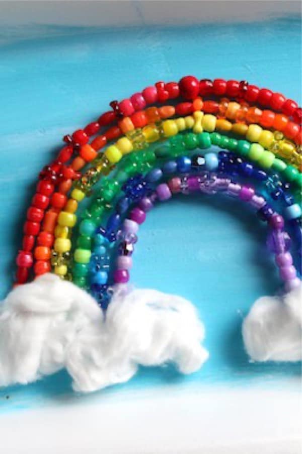 easy craft activity with beads and pipe cleaners