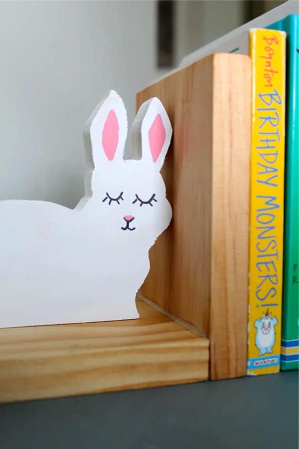 easy bunny diy wood bookend