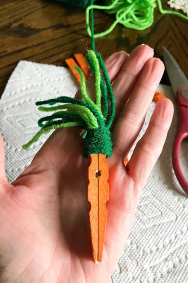 kids craft to make wooden carrots