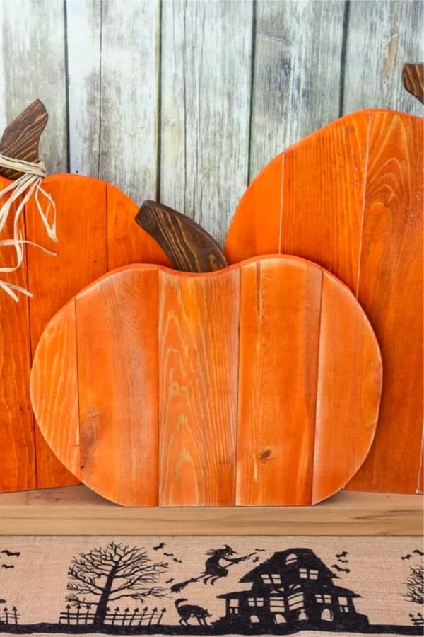 pallet wood pumpkin craft for autumn