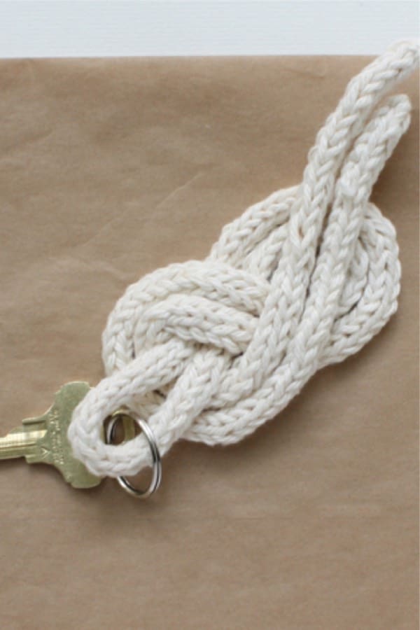 craft project tutorial for rope keychain