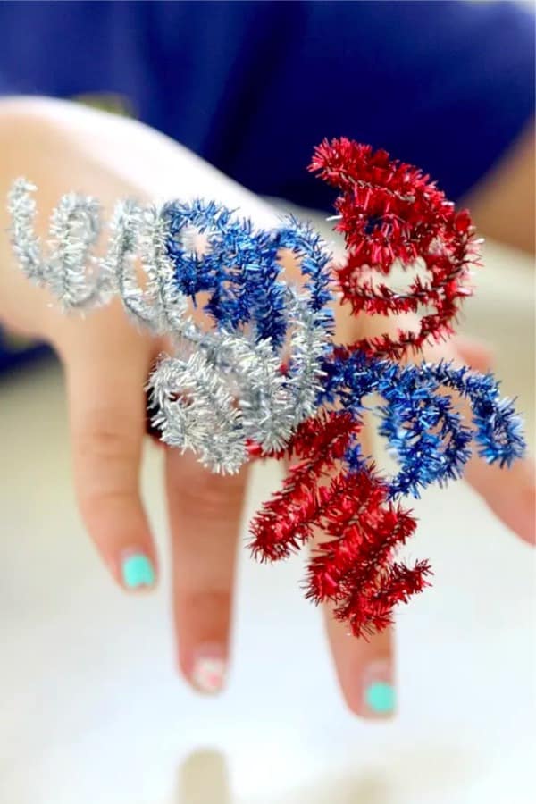 no mess summer craft with pipe cleaner