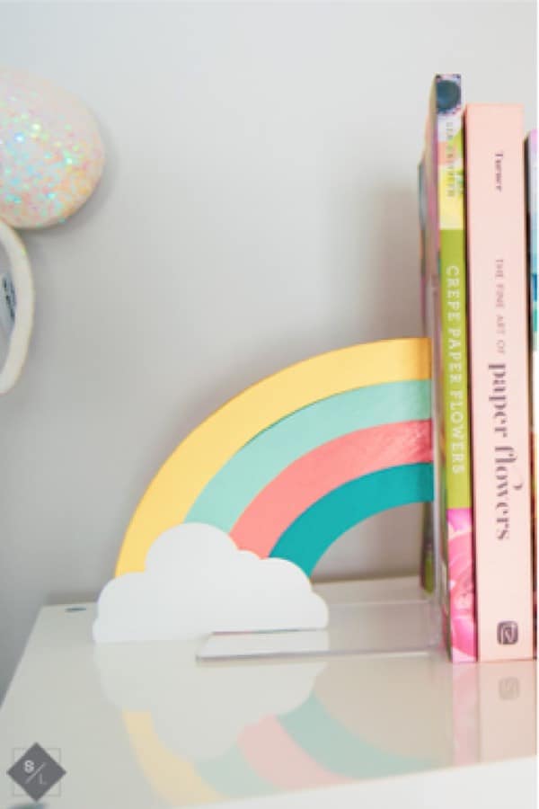 diy bookend guide with rainbow pattern