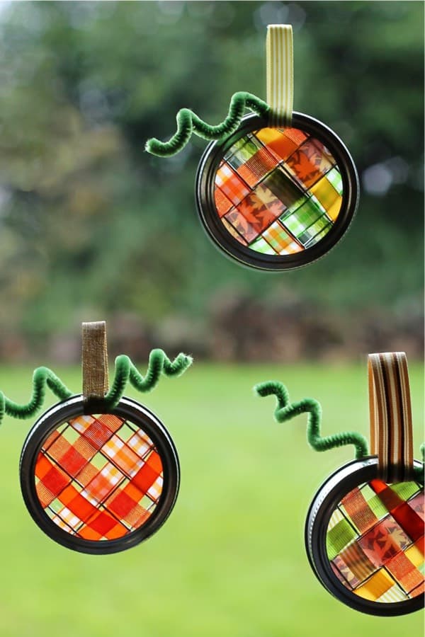 pumpkin themed suncatcher craft for kids