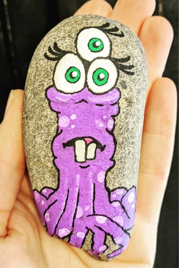 easy ideas for halloween pebble painting