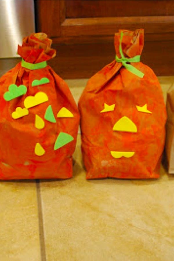 craft project with paper bag for halloween
