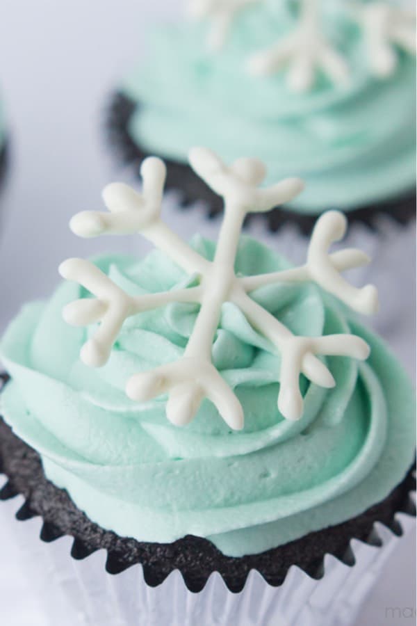 christmas snowflake decorations for cupcakes