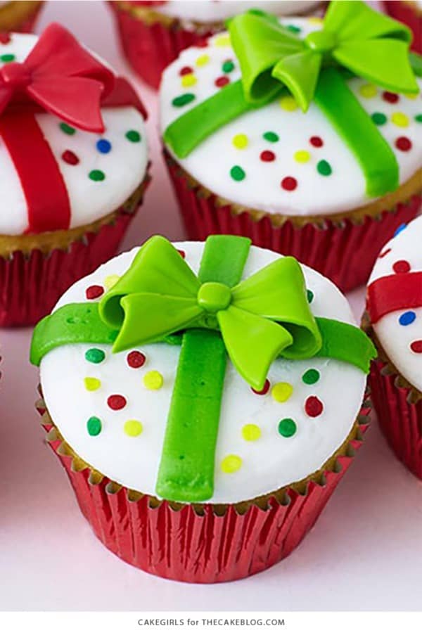 christmas present decorated cupcake inspiration