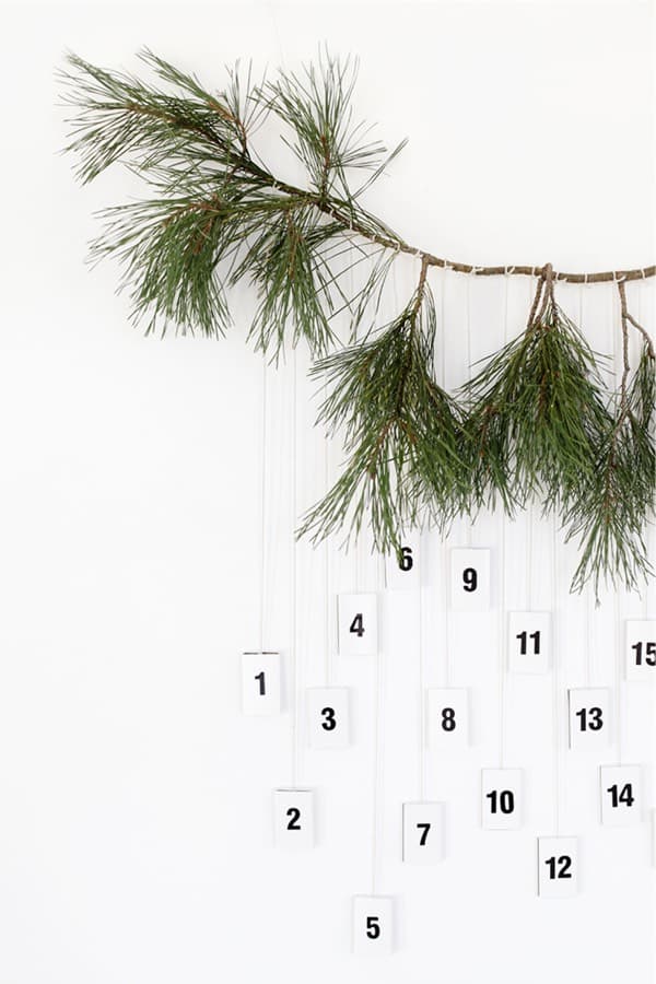 low cost way to make your own christmas calendar