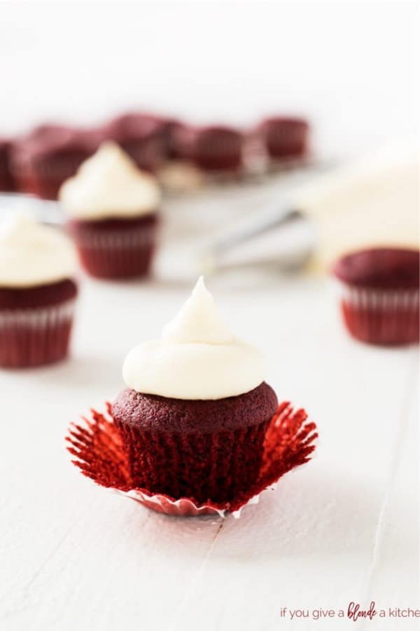 mini red velvet cupcake recipe for christmas