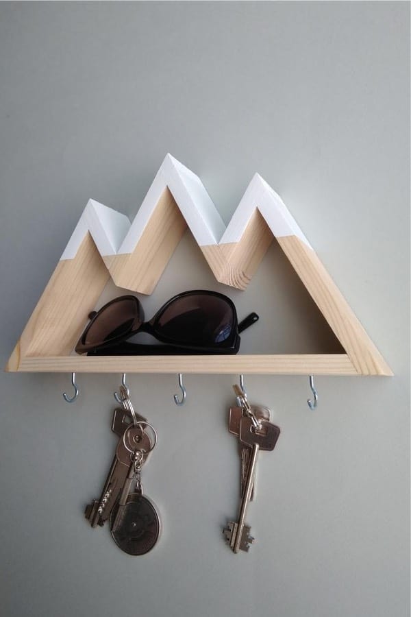 key hanging rack with mountain shape