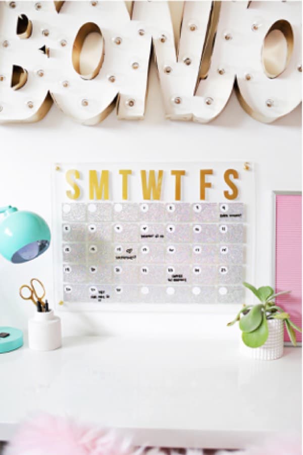 diy desk calendar with acrylic and glitter