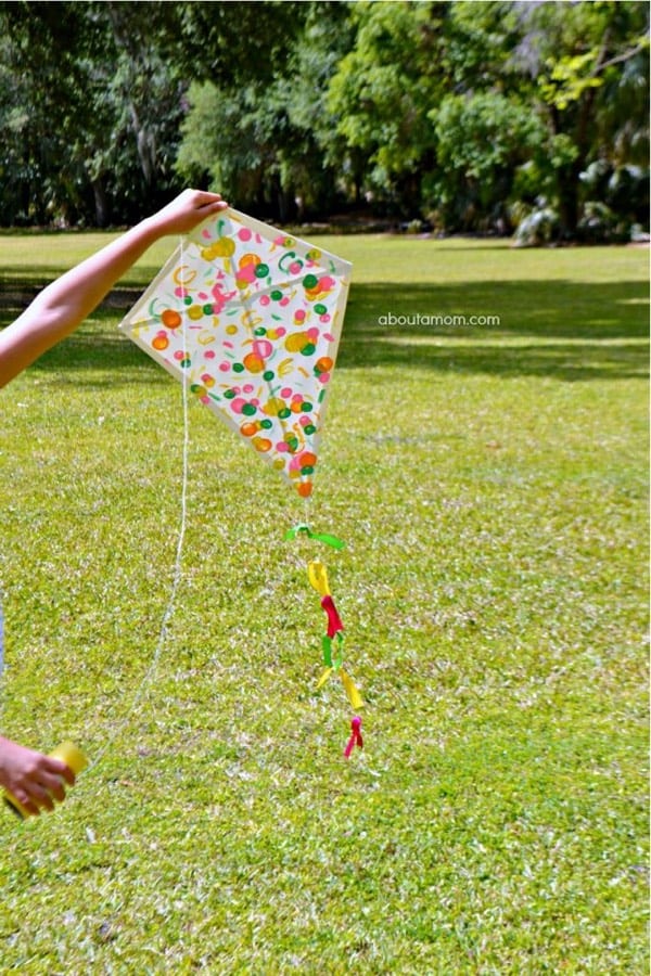 homemade kite craft tutorial for summer