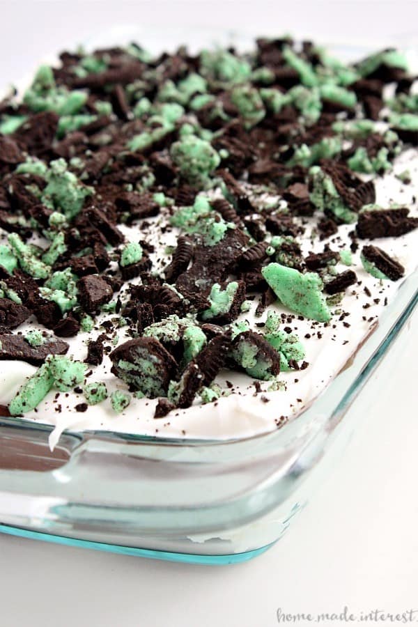 one pan dessert with mint oreos