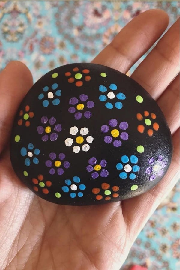 flower pattern easy painted stone example