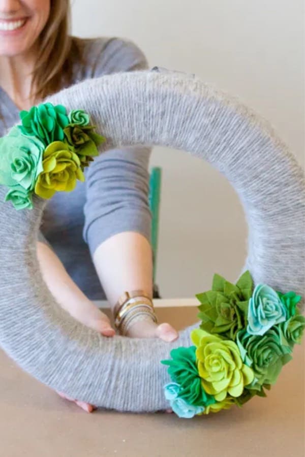 easy kid craft wreath with felt