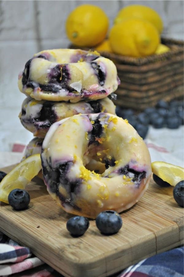 doughnut diy recipe with blueberries