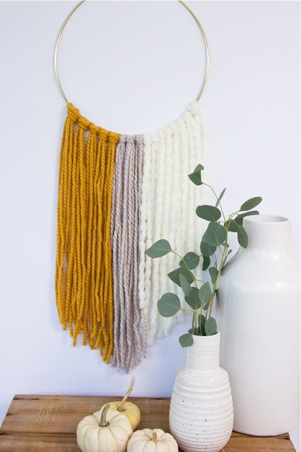 easy to make yarn diy wall hanging