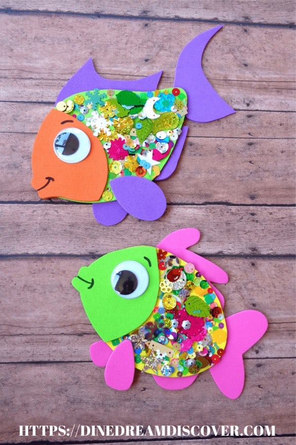 confetti ocean themed craft for young kids