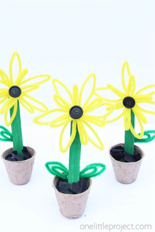 diy pipe cleaner craft with sunflowers