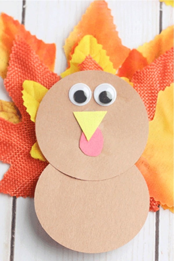 preschooler craft tutorial for thanksgiving turkeys