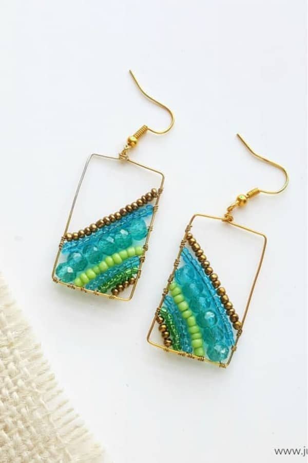 beaded diy jewelry craft project to make