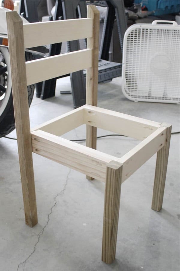 how to make a wodeen kids chair