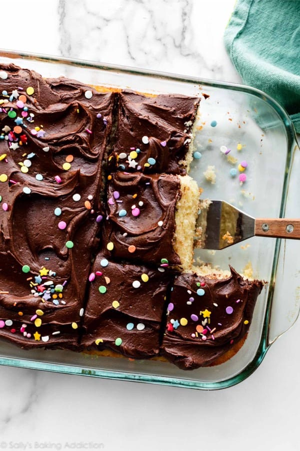 vanilla sheet cake with chocolate frosting